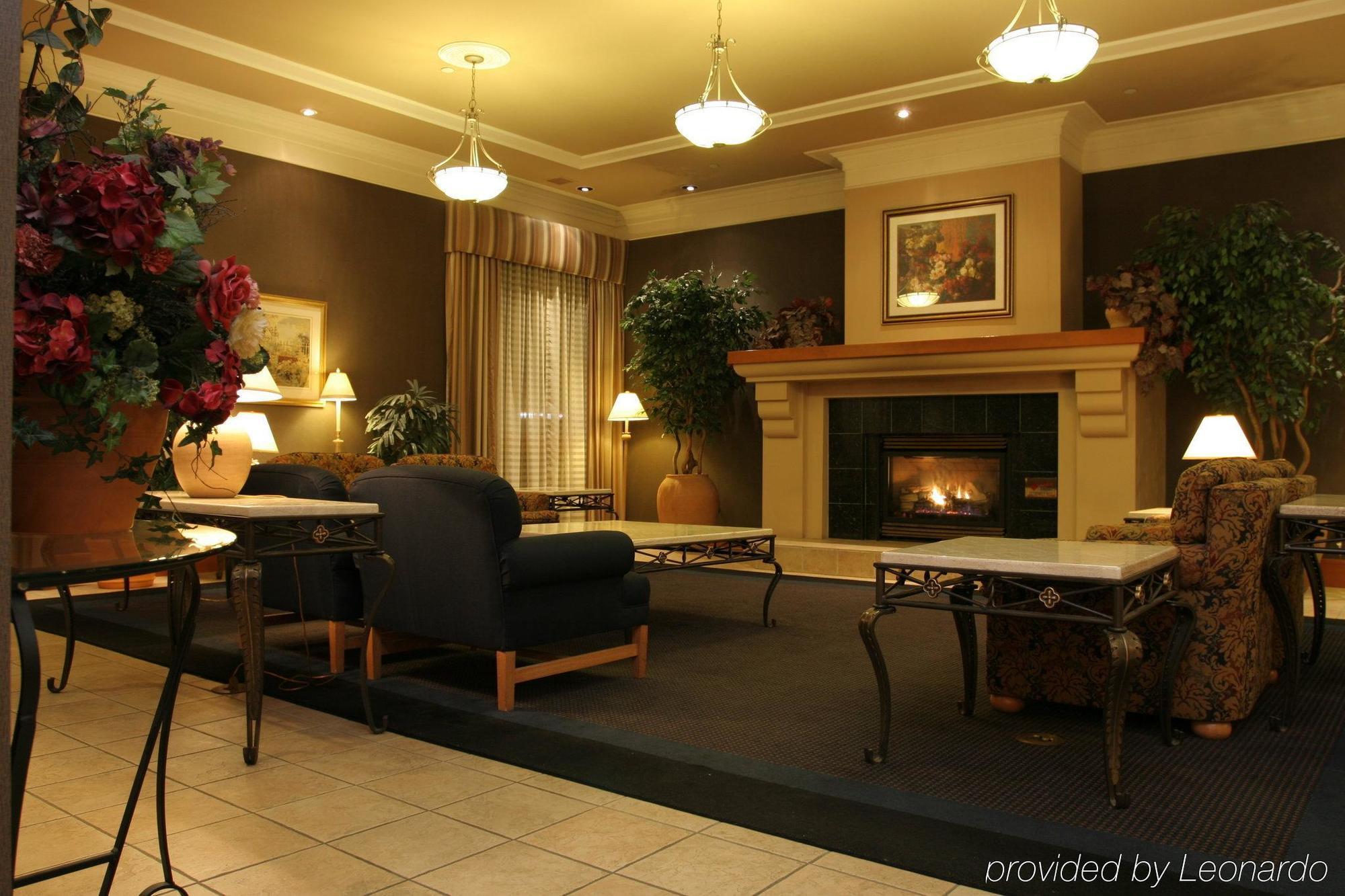 The Glenmore Inn & Convention Centre YYC Interiør billede