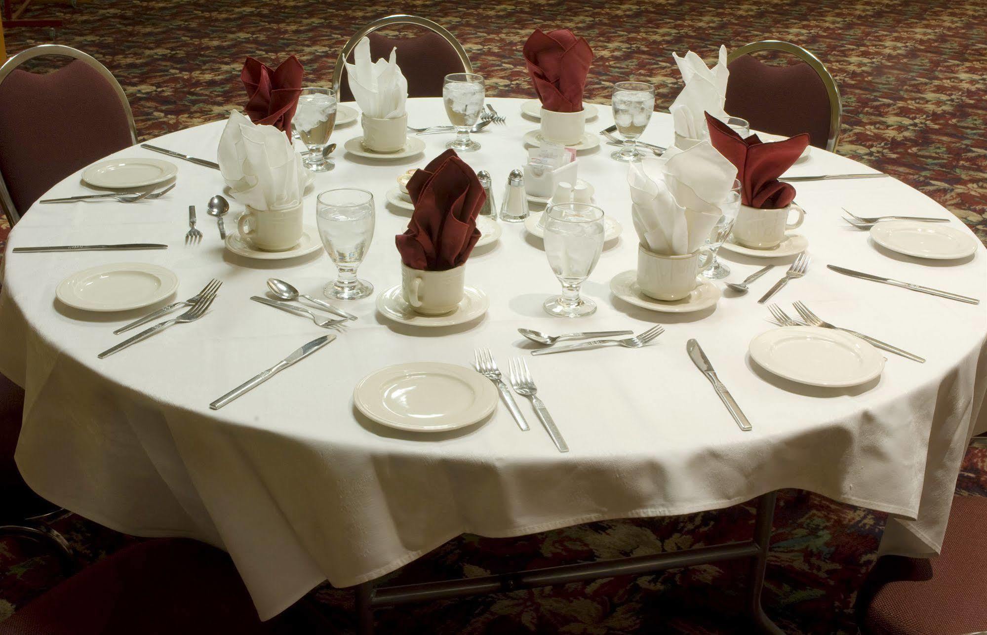 The Glenmore Inn & Convention Centre YYC Eksteriør billede