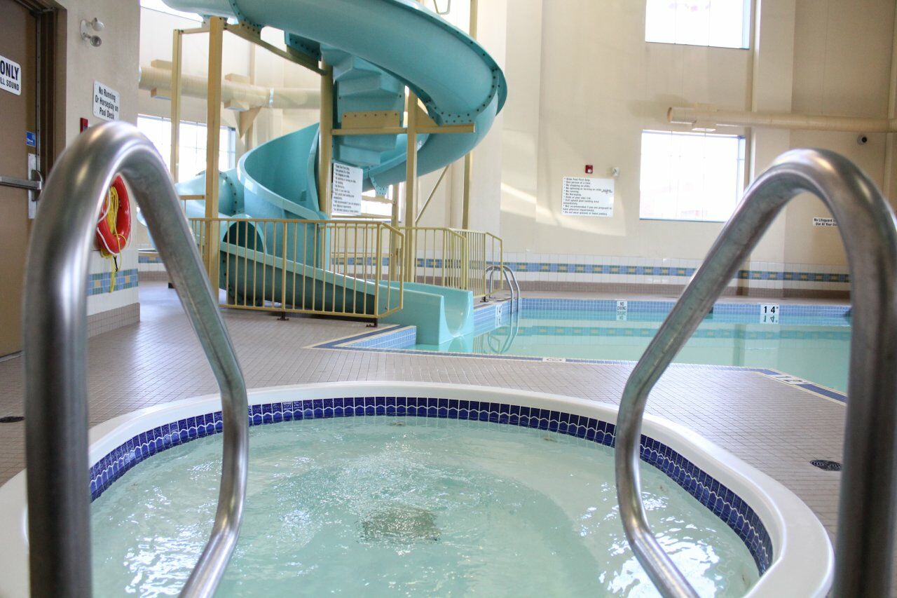 The Glenmore Inn & Convention Centre YYC Eksteriør billede